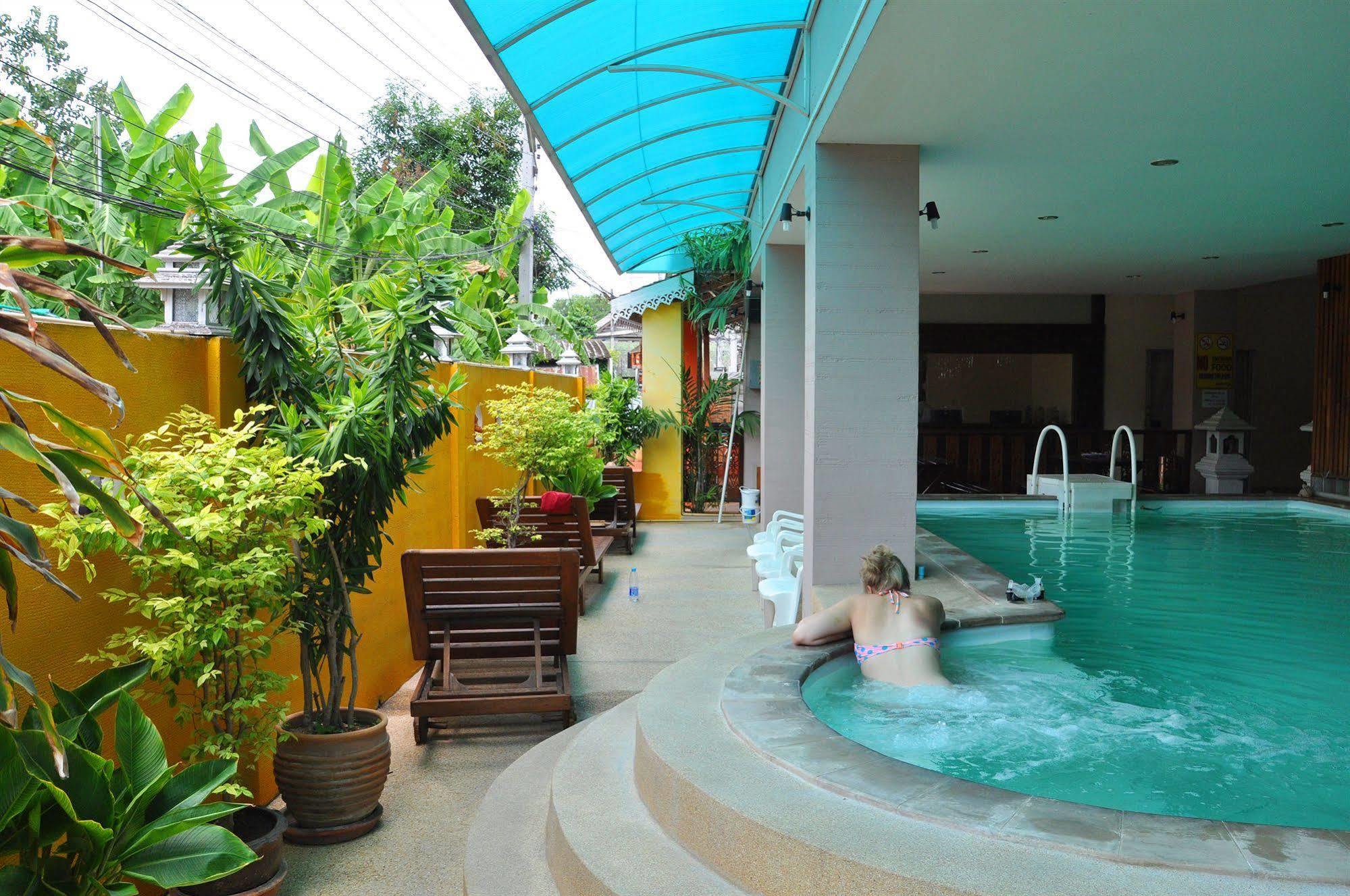Thaphae Garden Guesthouse Chiang Mai Exterior foto